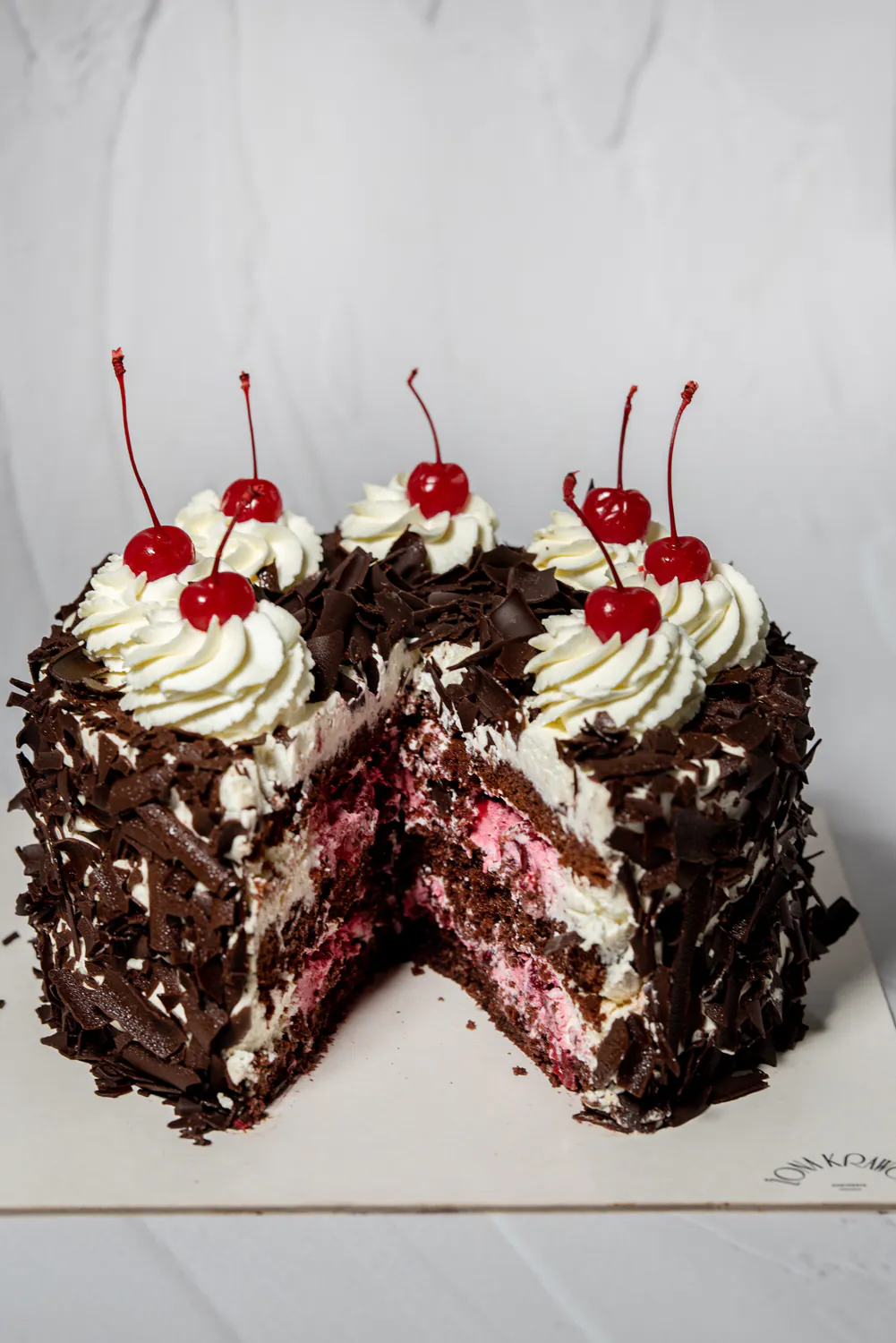 Tort Szwarcwaldzki 20 cm - obrazek 6
